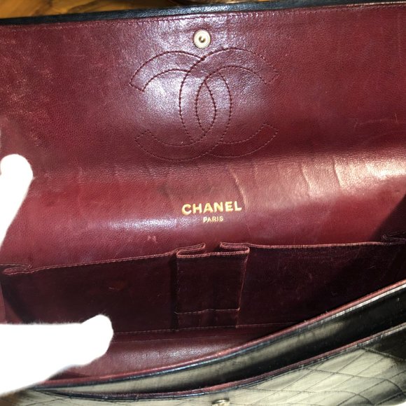 ♥ SOLD-Authentic Rare Vintage Black Chanel Bag - Picture 6 of 16